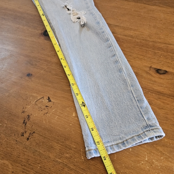 LEVI'S 501 S Skinny Women's 24x28 Distressed Light Wash Denim Button Jeans - Picture 6 of 15